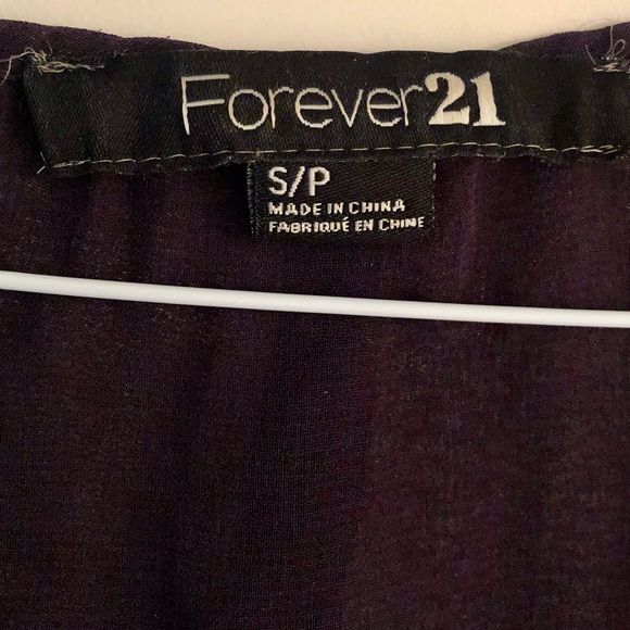 Forever 21 plum semi sheer flutter sleeve top SP - Picture 5 of 6